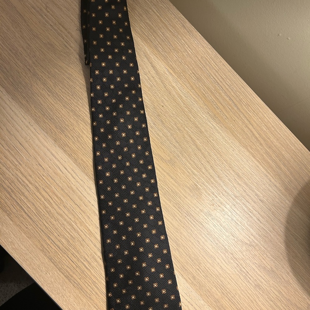 Burt Pulitzer Elegant Black and Gold Men's Tie